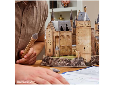 Harry Potter Deluxe Hogwarts Castle with Astronomy Tower